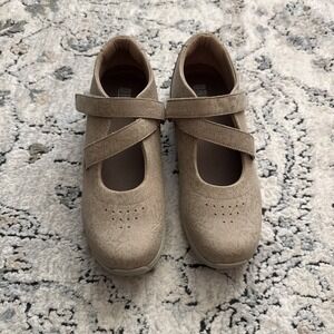 Drew Mary Jane Flats Bone Color Hook & Loop Strap Closure Women's Size 8.5N